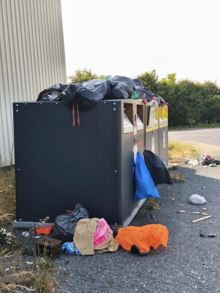 Action citoyenne du collectif TPMP contre la réforme des déchets SMICVAL